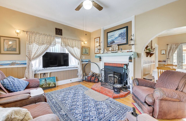 Spacious Round Pond House w/On-Site Trail Access!