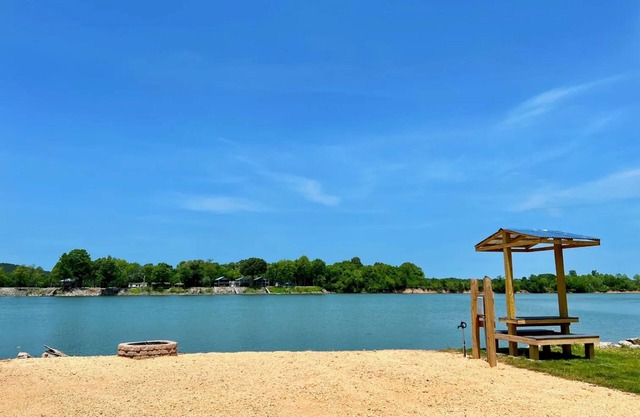 Spacious RV lots on the KY Lake, just minutes from historic Clifton, TN.