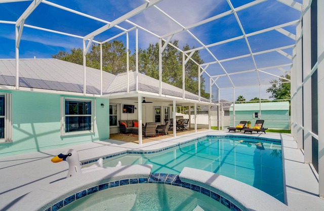 Spacious Sebastian Retreat: Lanai & Private Pool!