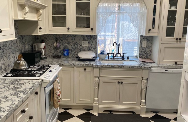 Spacious South Bay Home Close to Everything