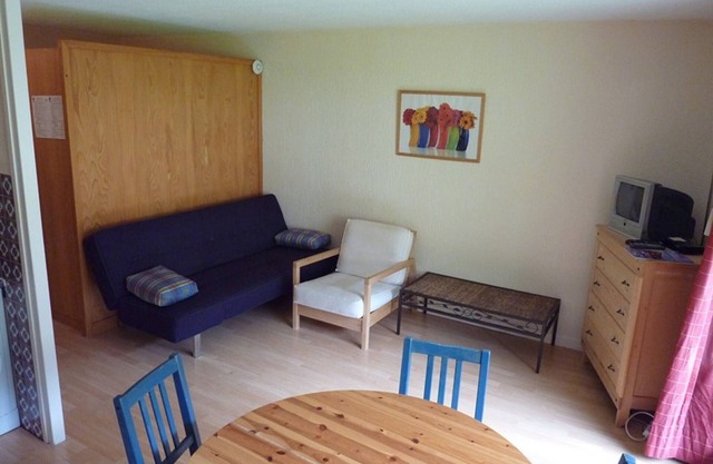 Spacious studio at the slopes with parking and balcony