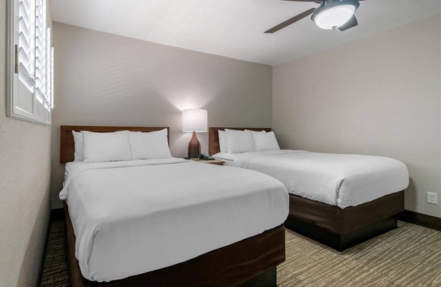 Spacious Suite w/Kitchen Ideal for Relaxing Jekyll Island Retreat | Onsite Pool