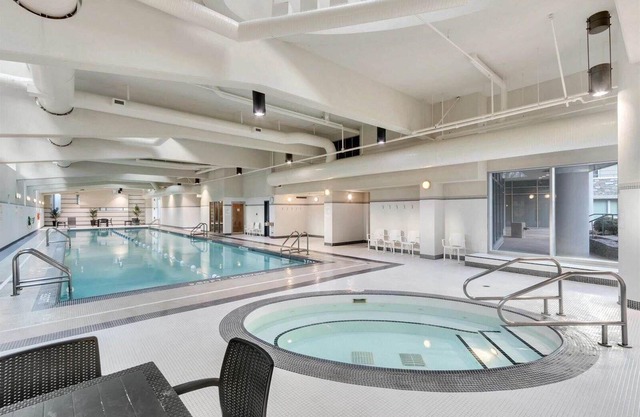 Spacious Two Bedroom/Two Bathroom Condo in Central Downtown Vancouver