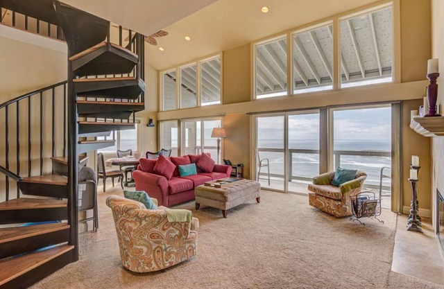 Spacious Two-Level Ocean-View Villa with Loft