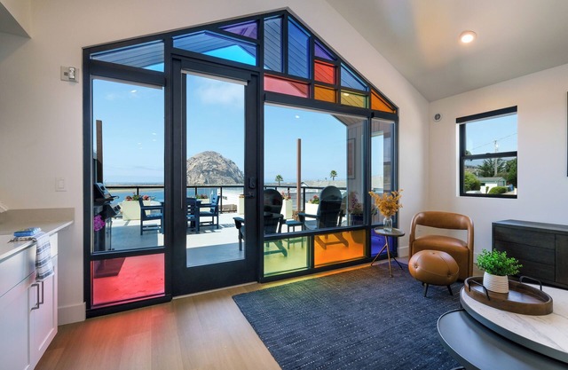 Spacious Upstairs Harbor View Suite w/Oversized Private Deck & Incredible Views