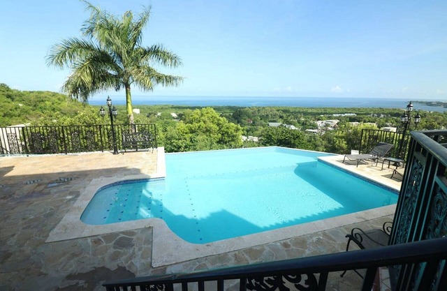 Spacious villa in charming Sosúa with WiFi, AC for ultimate relaxation