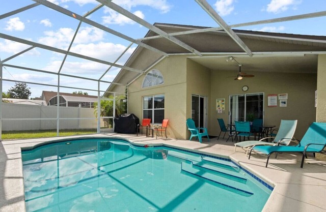 Spacious Villa | Private Pool | Close to Shop