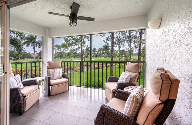 Spacious, wellstocked, laundry room in unit, screen lanai, reclining sofa chairs