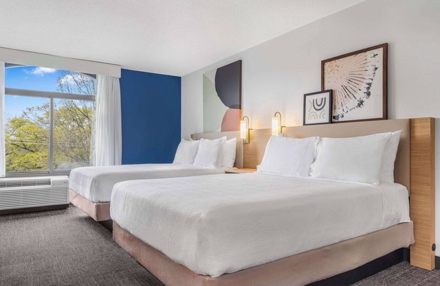 Spark by Hilton Charlotte Tyvola I-77
