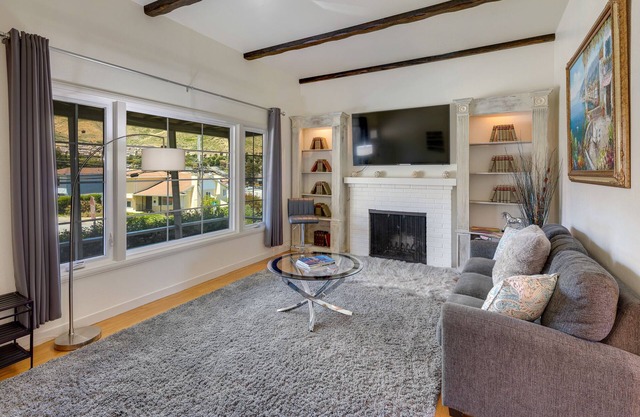 Sparkling Clean Luxury 3 BR House Near SF/SFO/CalTrain/BART+EV+Free Parking+WiFi