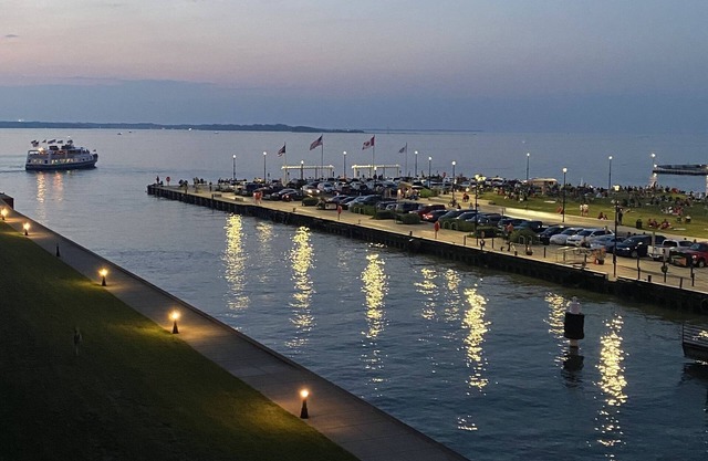 Sparkling clean, family friendly condo right on the water! Cedar Point View!