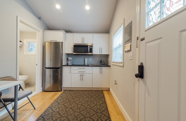 Sparkling Guesthouse in Ironbound, mins 2 NYC, EWR