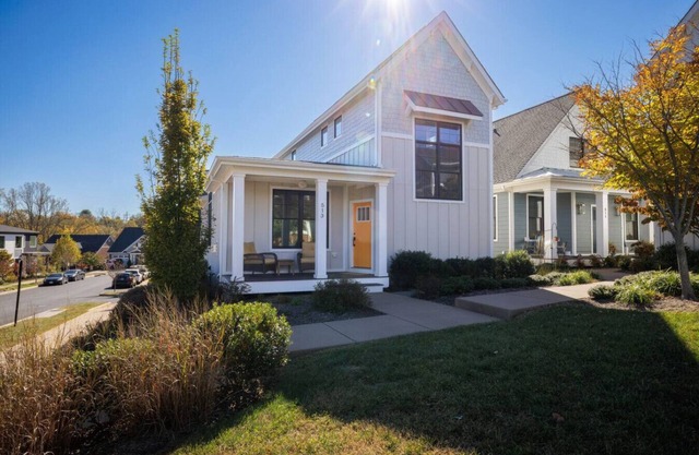 Sparkling & Joyful Charlottesville Cottage