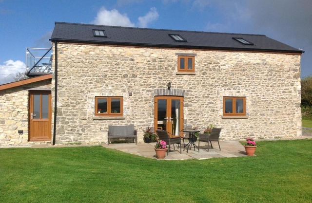 SPECIAL 3-26 NOV Beautiful Dog Friendly Cottage near Cardiff, Cowbridge, Barry