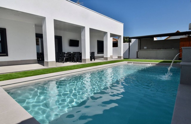 Spectacular Mykonos villa for 16 people, modern with air conditioning