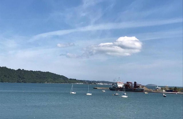 Spectacular 4 Bedroom Sea View Residential Home