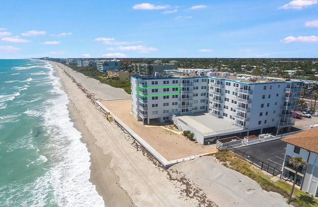 Spectacular Beachfront 2-bedroom condo in relaxing Satellite Beach