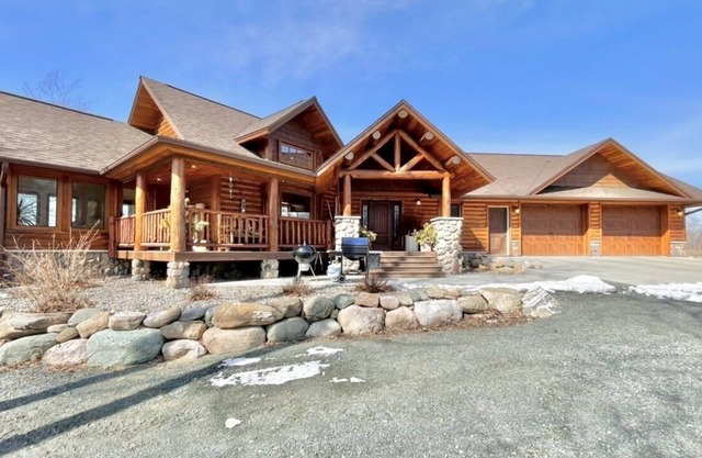 Spectacular Log Home on Pristine Deer Lake in Northern Minnesota