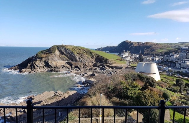 Spectacular Luxury Clifftop Apartment Ilfracombe