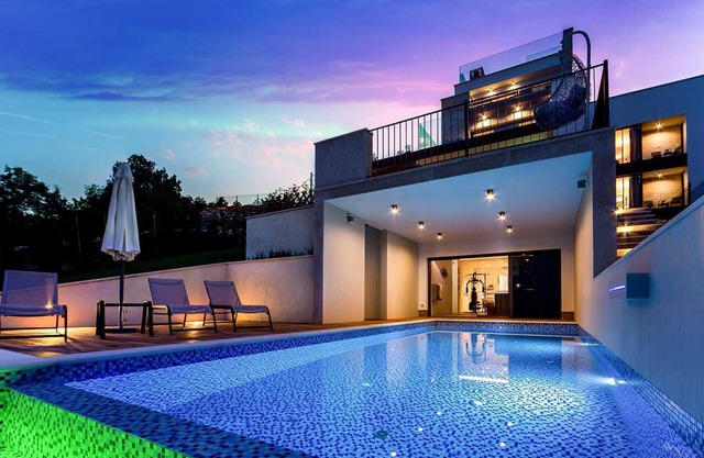 Spectacular luxury villa with infinity pool