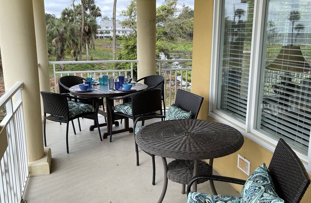 Spectacular views , Pool, Island Transportation included