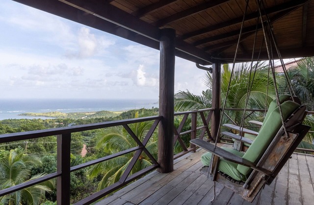 Spectacular View and Serenity Gardens! All the comforts of home and Caribbean!