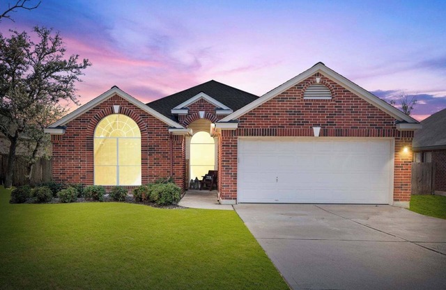 Spend the vacation of your dreams at the spacious and sunny home in the northern suburbs of Austin