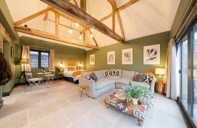 Spinney - a unique open plan barn, with private garden