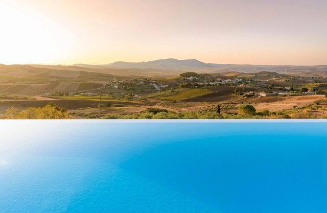 Splendid country villa with pool