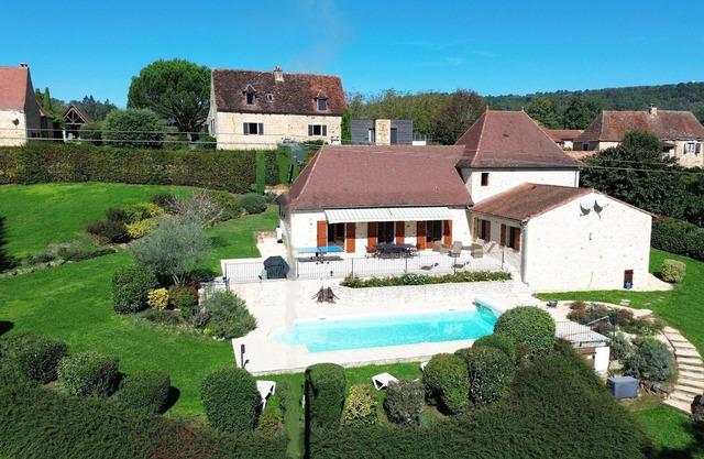 Splendid "Perigourdine" property with private heated swimming pool and air con