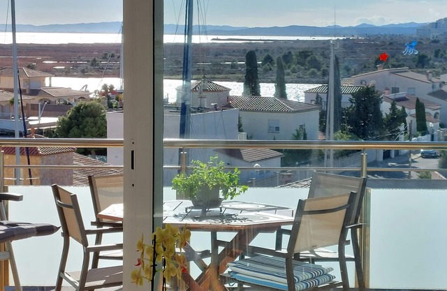 SPLENDID T2 APARTMENT in SANTA MAGARIDA with SEA AND CANAL VIEW