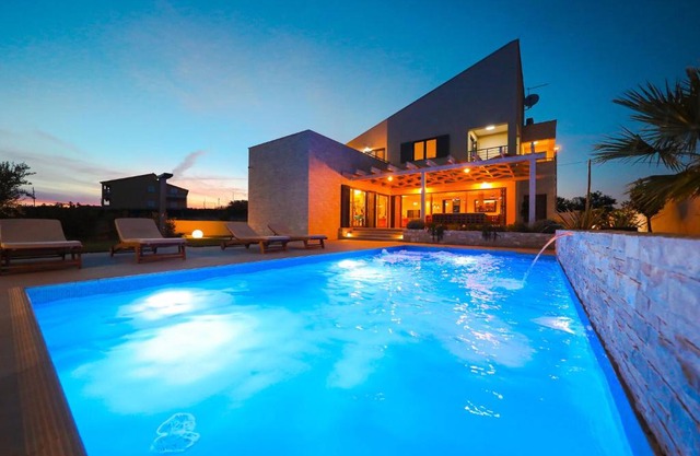 Splendid villa in Poljica Brig with private pool