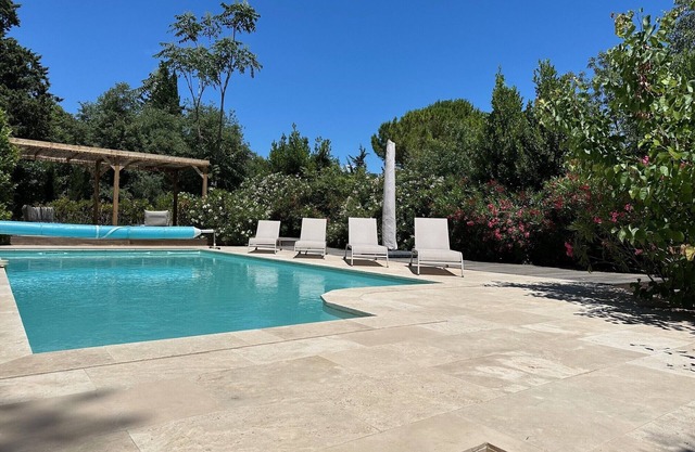 Splendid Villa in the height of Nimes with Swimming pool