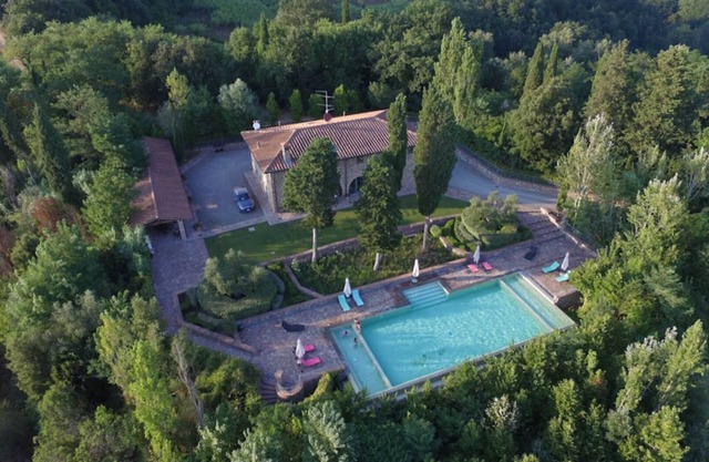 Splendid Villa with 8 bedrooms, AirCo, private pool