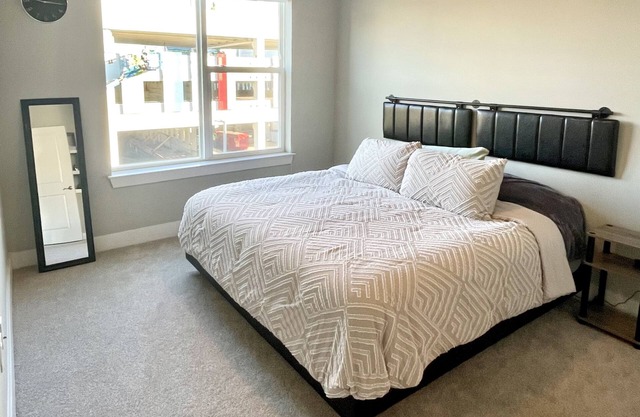 Spread Out & Stay Together! 5-Bedroom Combined Apartment in King of Prussia!