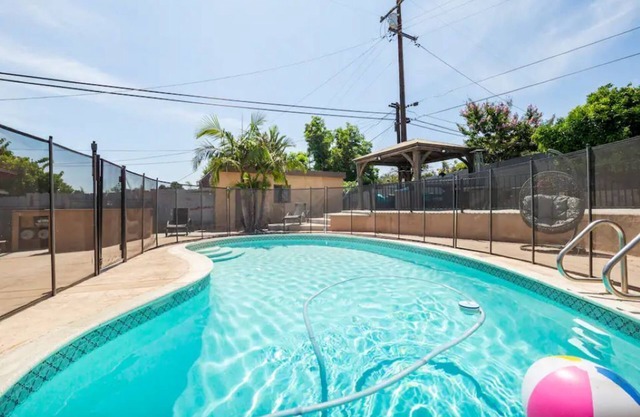 Spring valley pool housen