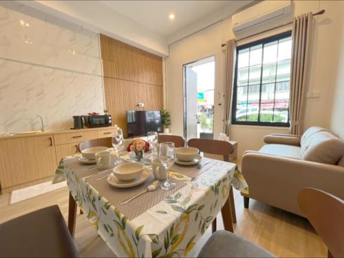 Sri House at Supasarnrangsan