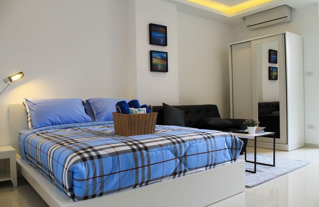 SRI812 Modern studio in town