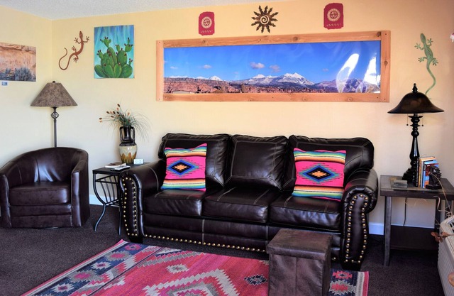 St Dane's Prickly Pear Cabin, close to Arches & Canyonlands National parks
