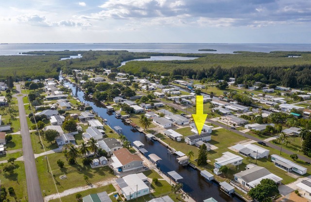 St James City- on saltwater canal in Flamingo Bay, minutes to main water