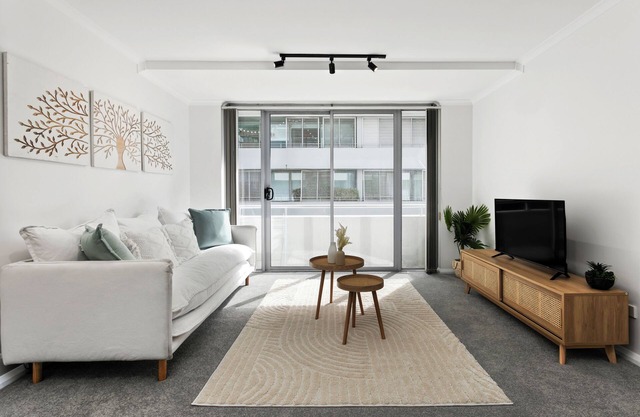 St.Leonards Sophistication: Spacious Studio - LN405