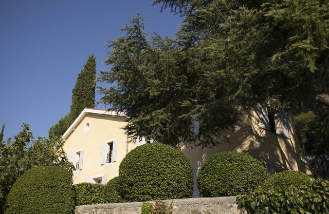 St Marc Jaumegarde, Bastide in the heart of nature, 2 steps from the city of Aix en Prov