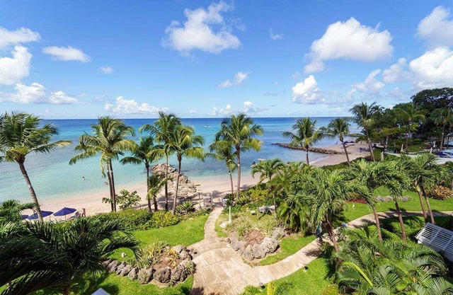St Peter's Bay 402 - Modern Beachfront Condo