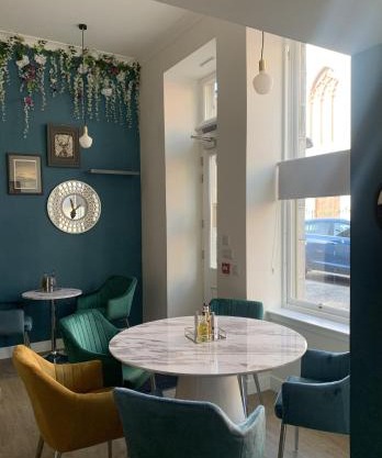 STAG & THISTLE HOTEL AND RESTAURANT