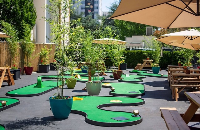 Star-Worthy Spaces near Forest Park and Pittock Mansion! with On-Site Restaurant