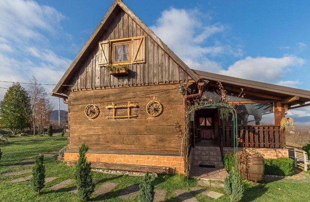 Stara Hiža Vlašić - One bedroom Chalet with Private Garde
