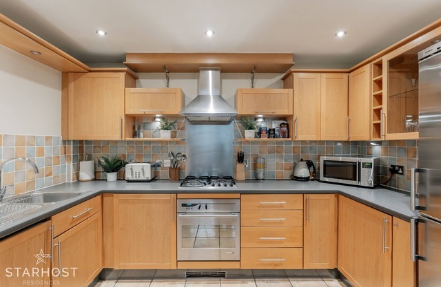 StarHost Residences - Modern 2 bedroom apartment in Newbury