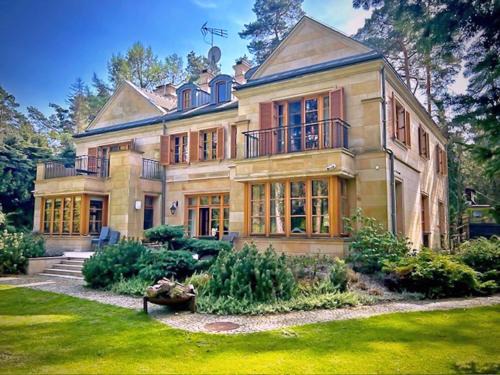 Stately Home in Magdalenka Warsaw
