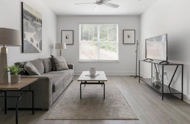 Station 1BD 6 - One Bedroom Apartment, Sleeps 2