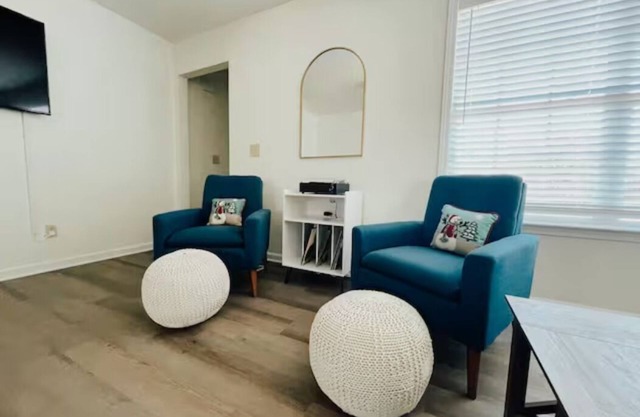 Stay at Jasmine in Columbia